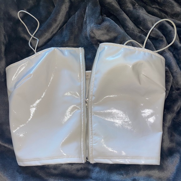 White patent zip up crop top - Picture 3 of 4
